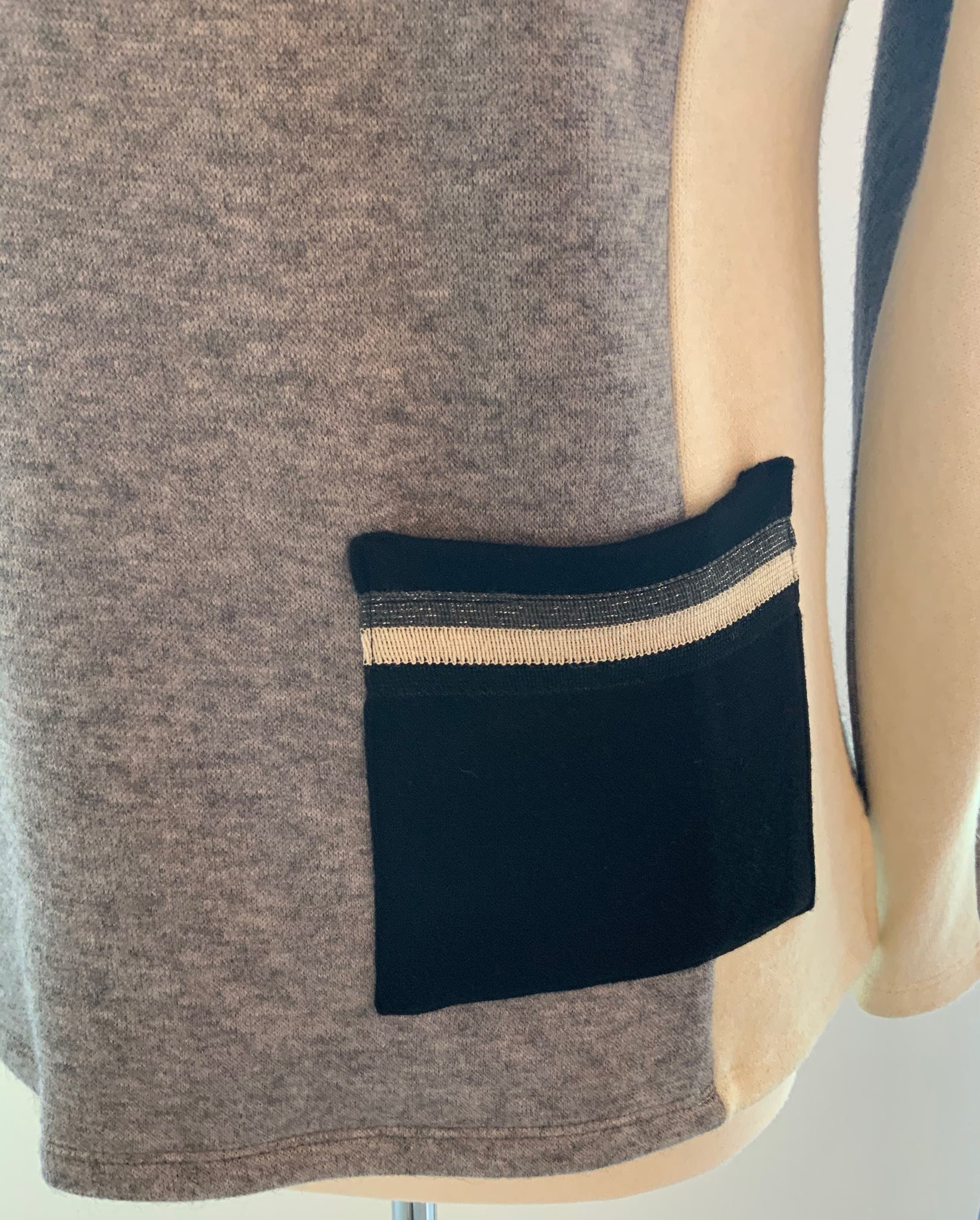 Color Block Knit Sweater W/Pocket Detail