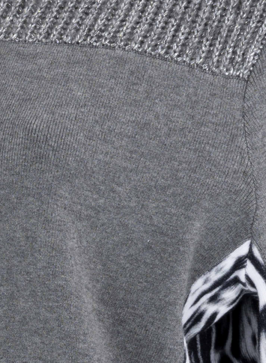 Sweater W/Detail Neck