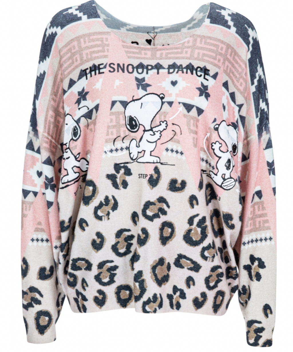"Dance With Snoopy", Message sweater